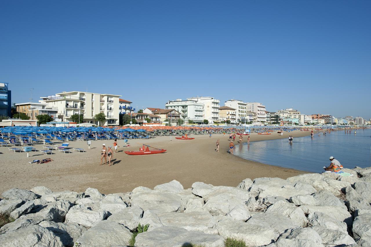 Hotel La Capinera Bellaria-Igea Marina Exterior foto